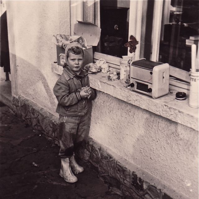 Seppe had zijn koopwaar blijkbaar verkeerd ingeschat, want voor dat vies vals gebit van opa met die blinkende tanden kreeg hij een dikke cent van een mijnheer.